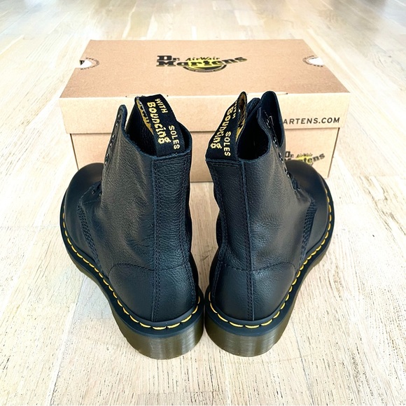 BNWT Dr. Martens Boots Size 6 - Picture 6 of 6